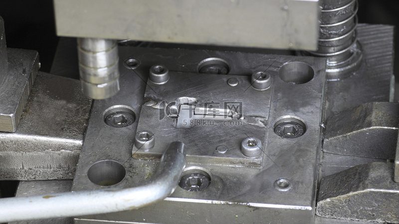 精密模具：揭秘其背后的技术与选型要点**