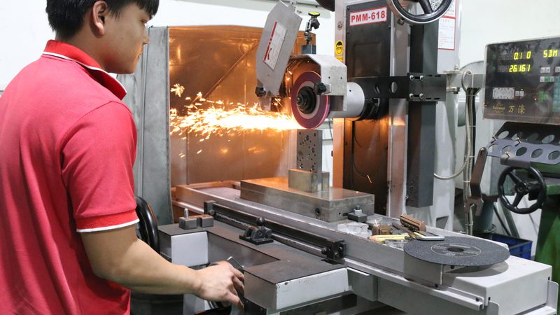 医疗双色模具表面处理要求解析
