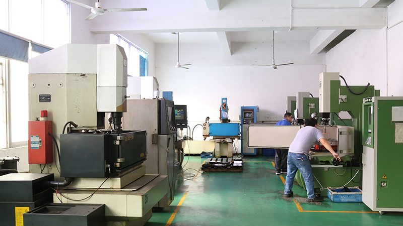 汽车精密模具定制：揭秘高品质模具背后的关键要素